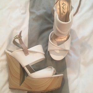 White Wedges